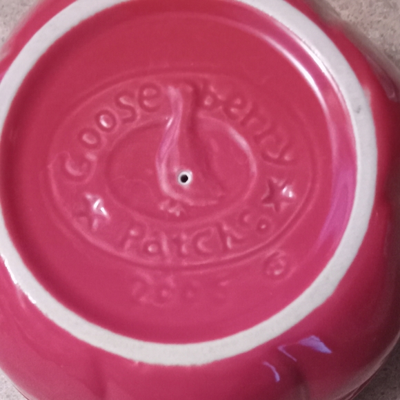 Gooseberry Patch Red Round Ceramic Baking Dish Measurements are In pictures - Picture 7 of 7